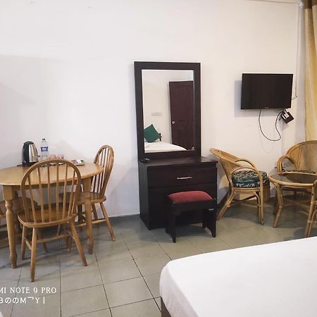 Oasis Beach Resort Негомбо Экстерьер фото