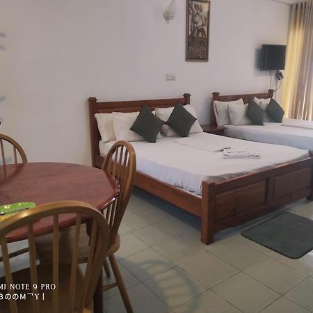 Oasis Beach Resort Негомбо Экстерьер фото