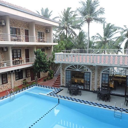 Oasis Beach Resort Негомбо Экстерьер фото