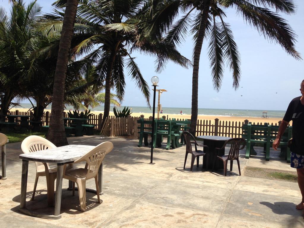Oasis Beach Resort Негомбо Экстерьер фото