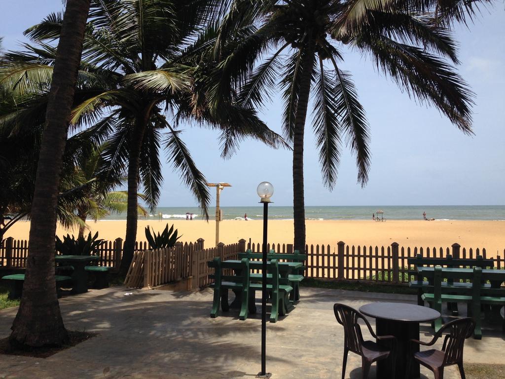 Oasis Beach Resort Негомбо Экстерьер фото