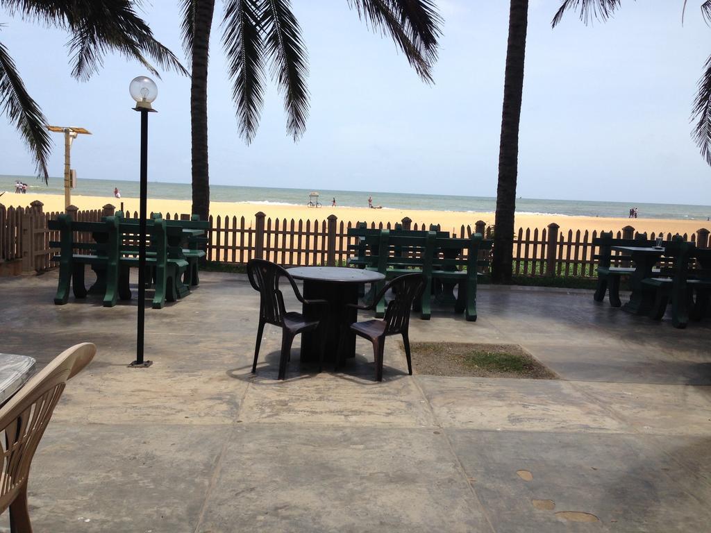 Oasis Beach Resort Негомбо Экстерьер фото