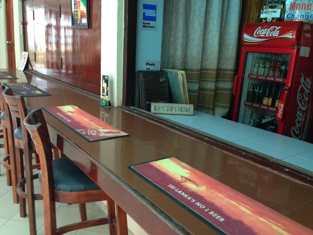 Oasis Beach Resort Негомбо Экстерьер фото