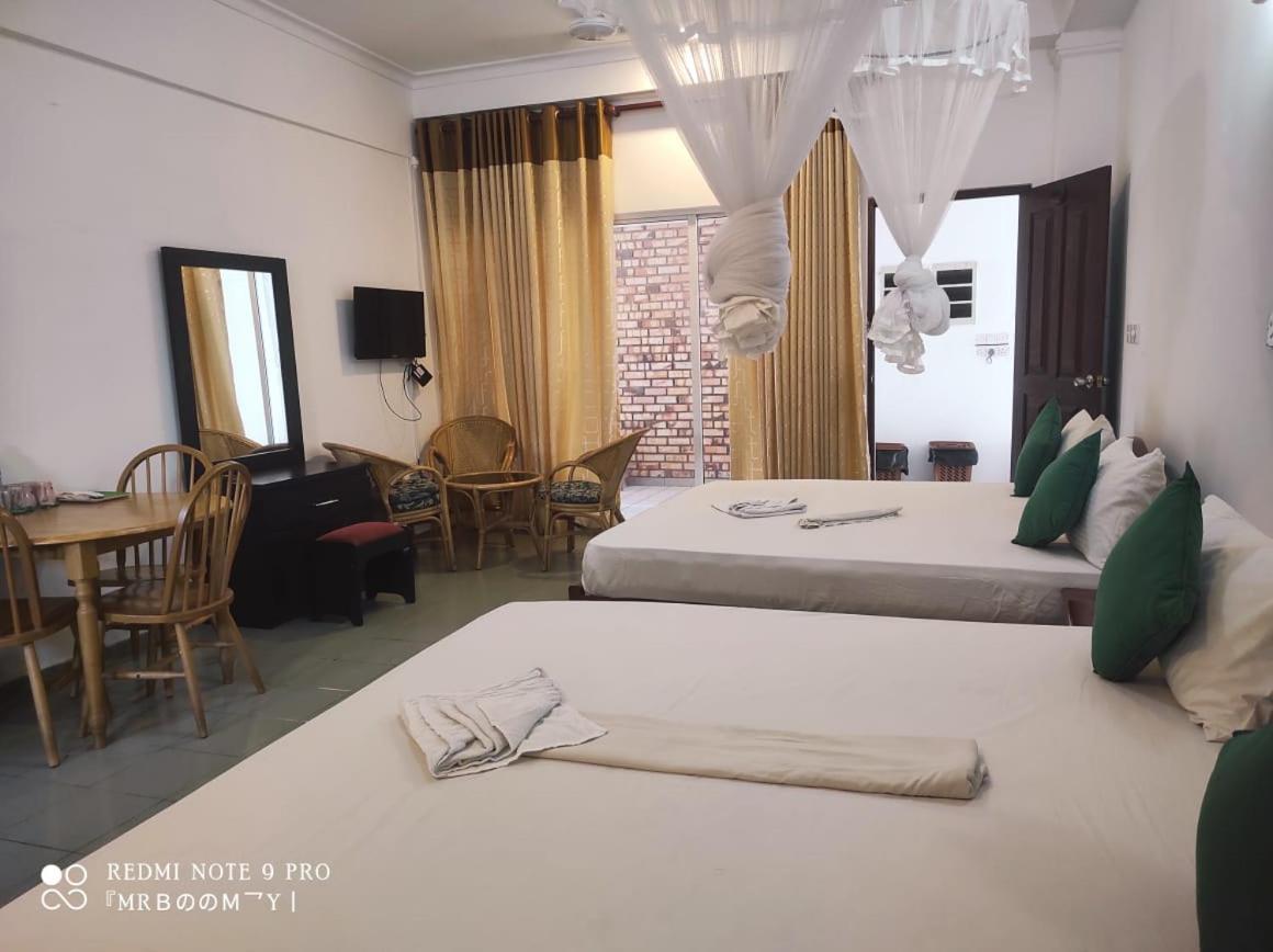 Oasis Beach Resort Негомбо Экстерьер фото