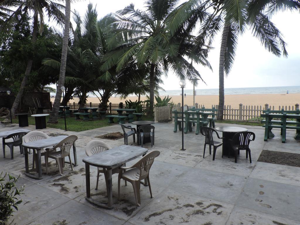 Oasis Beach Resort Негомбо Экстерьер фото