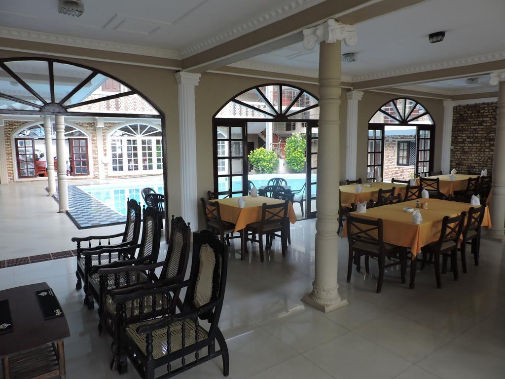 Oasis Beach Resort Негомбо Экстерьер фото