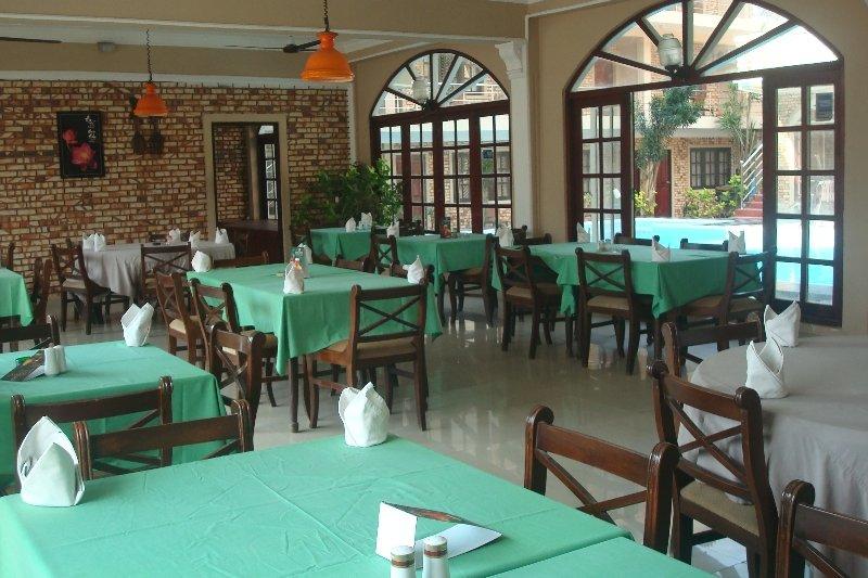 Oasis Beach Resort Негомбо Экстерьер фото