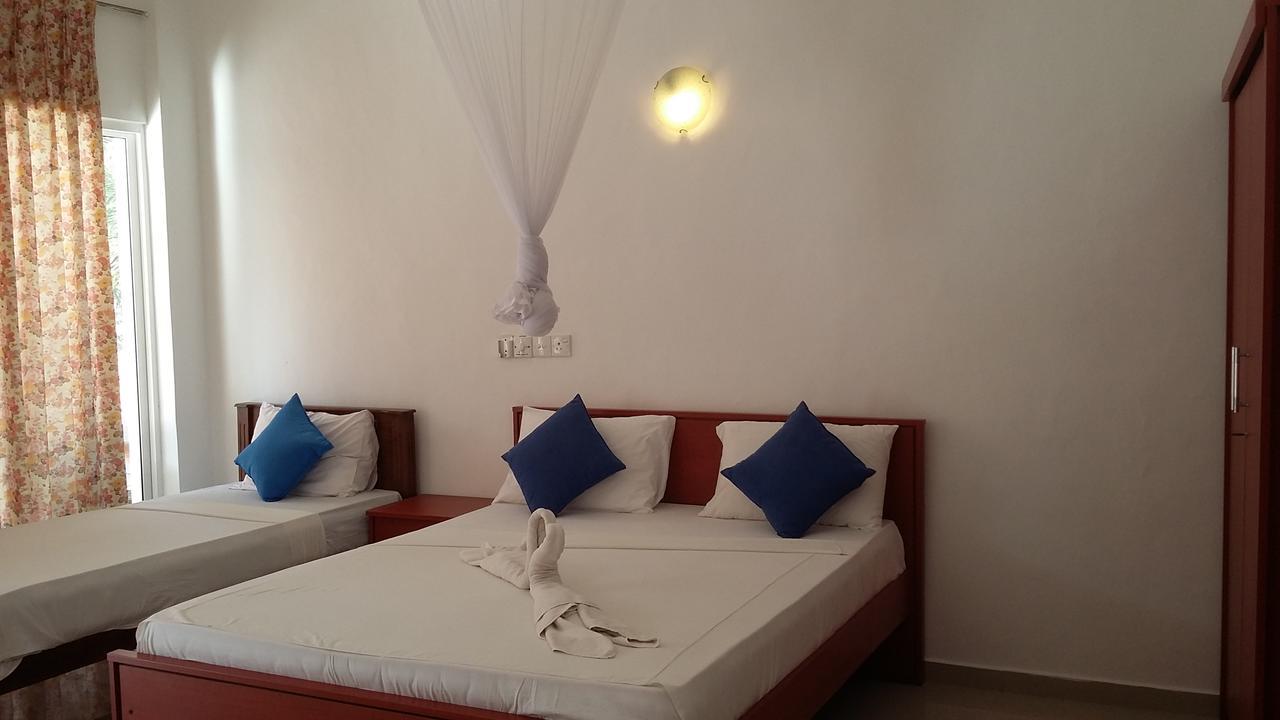 Oasis Beach Resort Негомбо Экстерьер фото